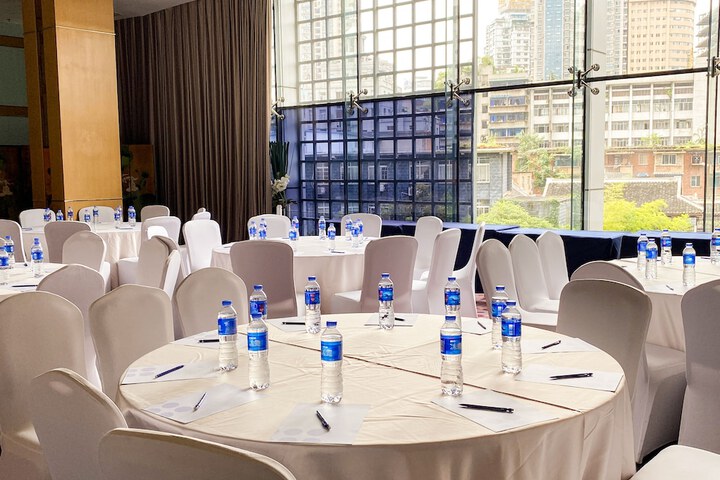 Business Center 166 of 183