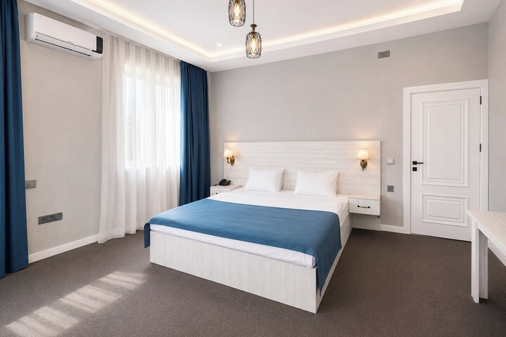 Room 8 of 26