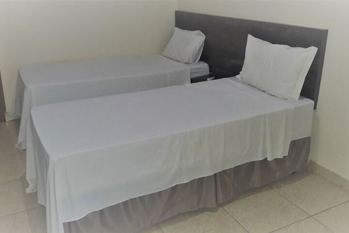 Room 6 of 25