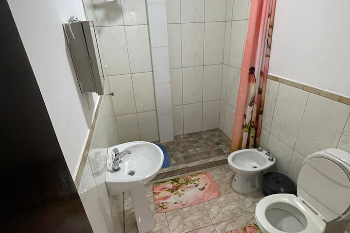 Room 17 of 18