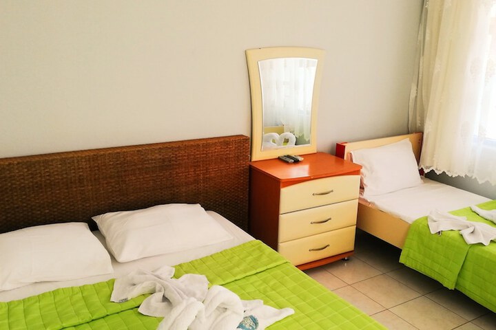 Room 5 of 49