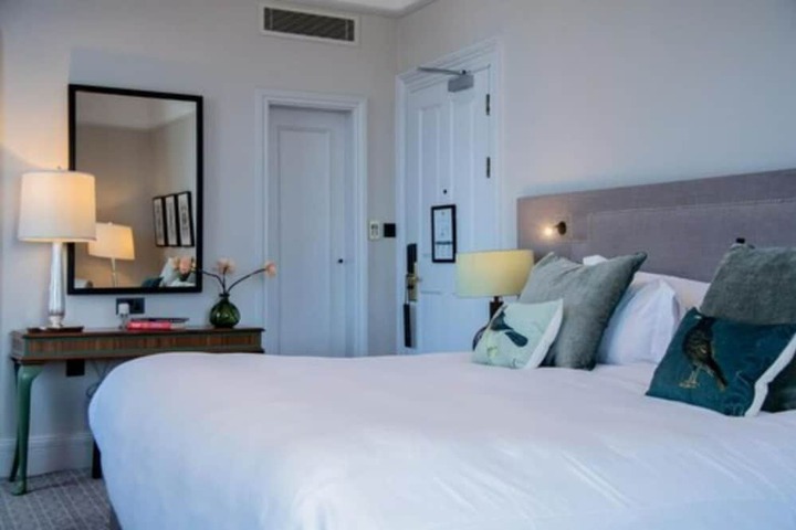 Room 18 of 65