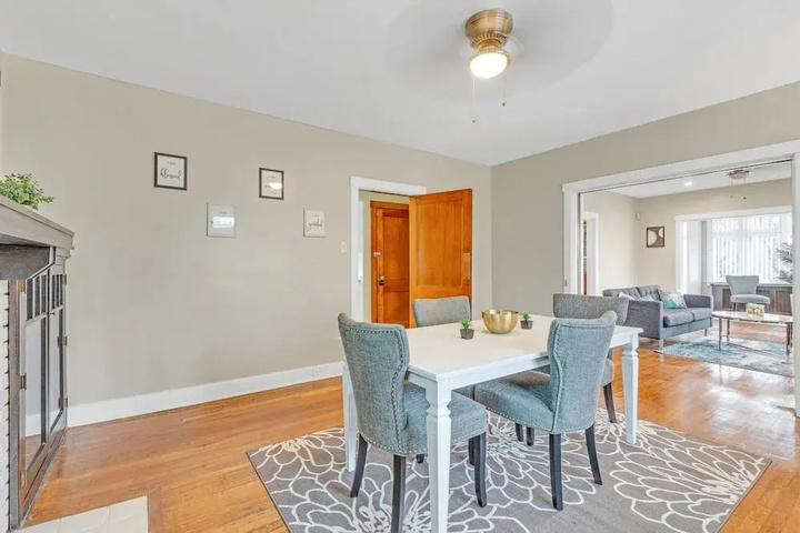 Spacious 3BR Home near Downtown Oakland & East Liberty! Max 15 nights by RedAwning
