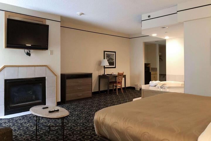 1 King Bed (7 of 11)