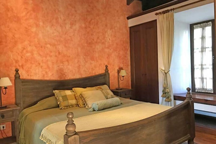 Room 3 of 10