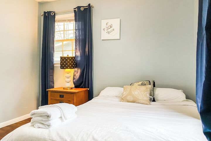 Room 7 of 32