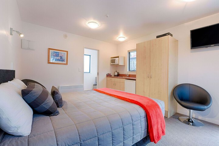 Room 16 of 43