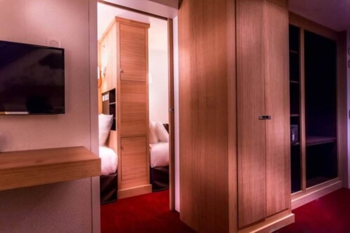 Room amenity