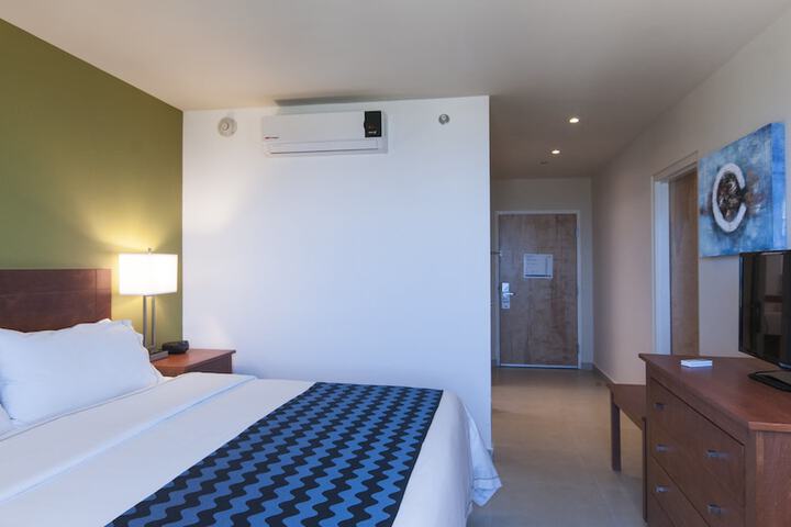 Room 14 of 93