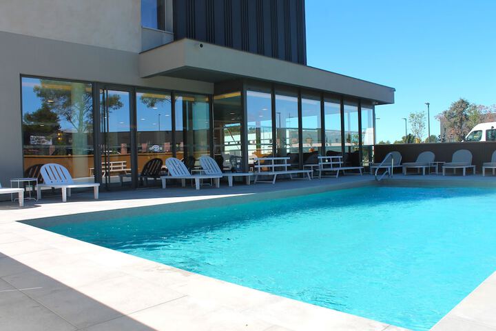 Pool 25 of 30