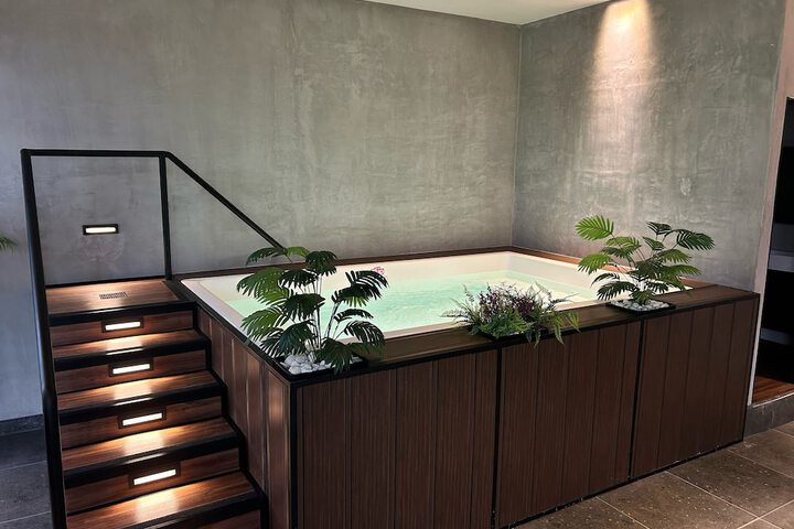 Pool 77 of 85