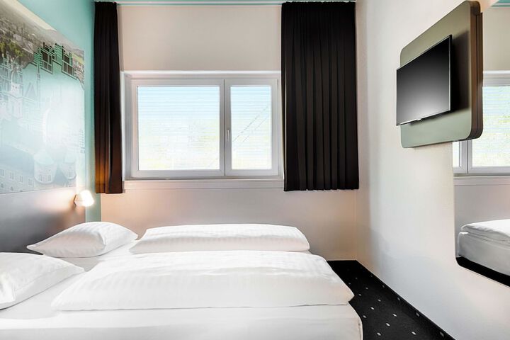 Room 17 of 34