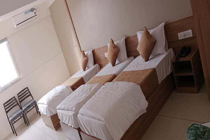 Room 16 of 27