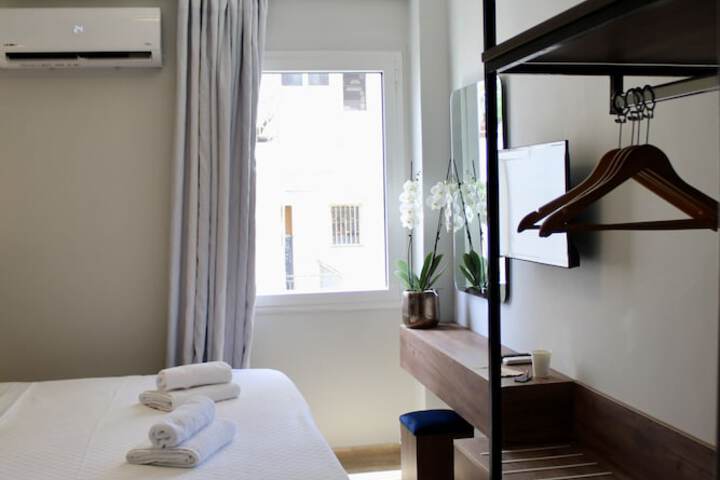 Room 4 of 19