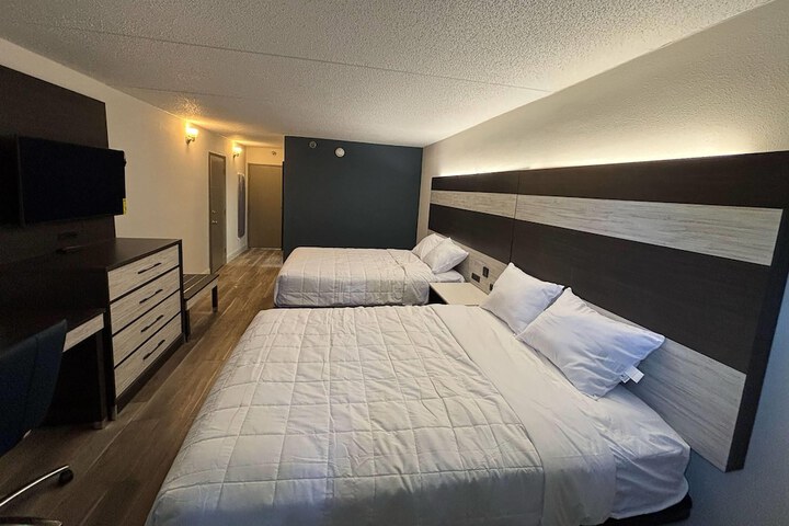 Room 10 of 27