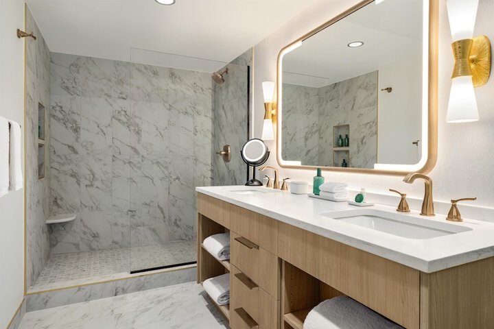 Bathroom shower