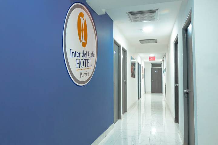 Ballroom/Hall 19 of 22