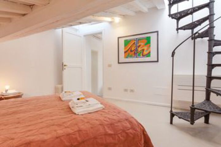 Room 95 of 445