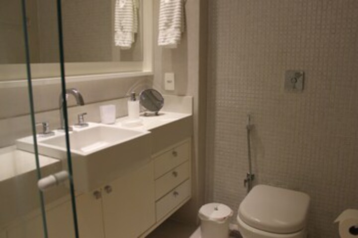 Room 2 of 41
