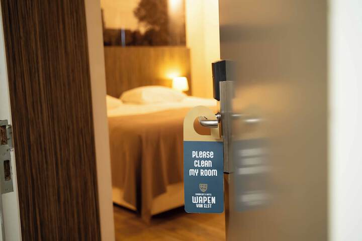 Room 32 of 63
