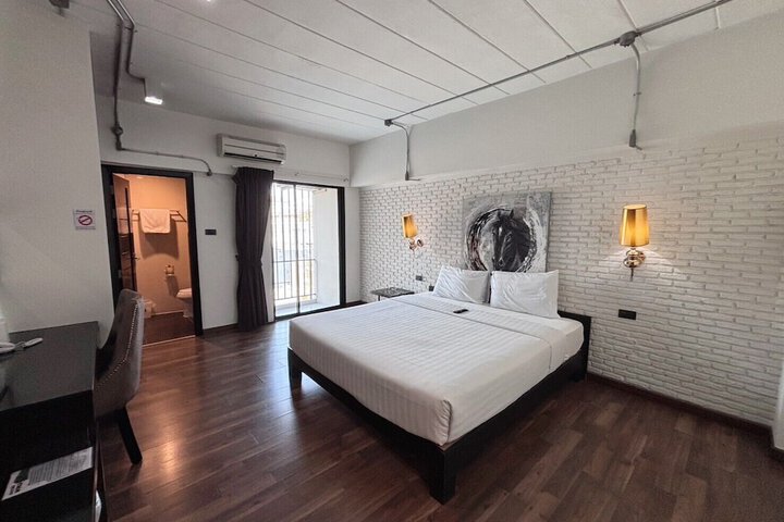 Room 28 of 51