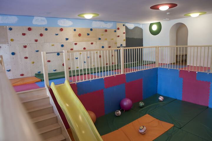 Childrens Activities 13 of 28