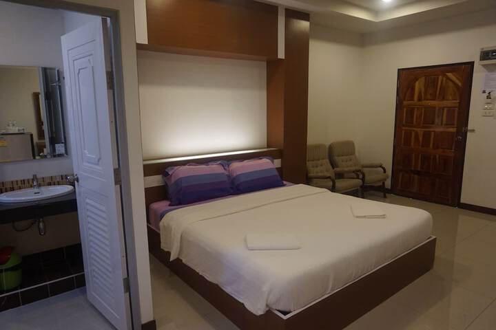 Room 4 of 29