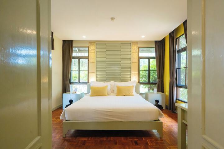 Room 21 of 166