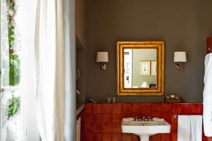 Room 45 of 94