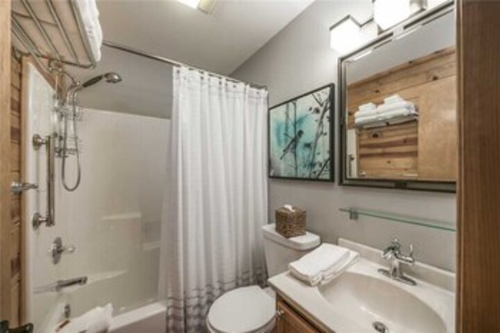 Room 6 of 23