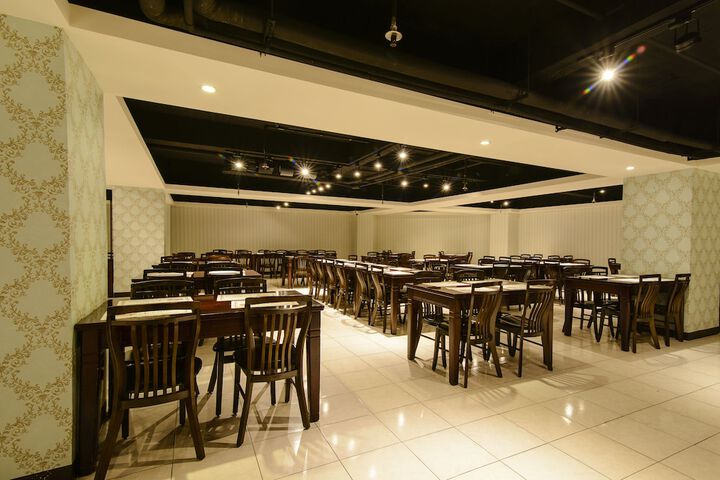 Business Center 24 of 26