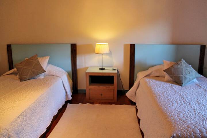 Room 4 of 16