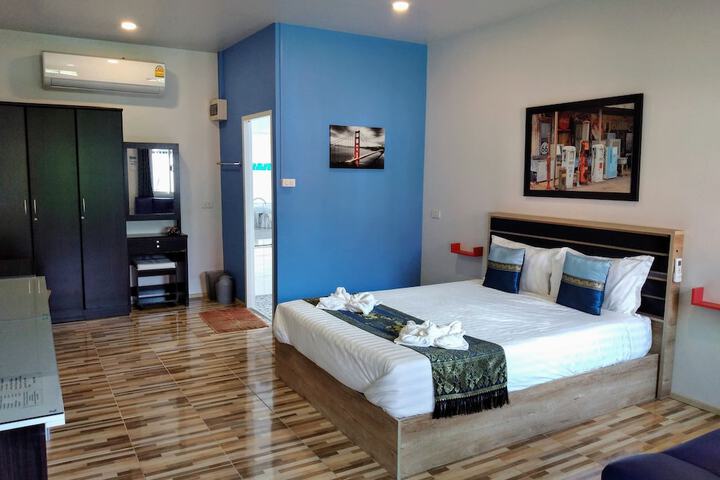 Room 10 of 37