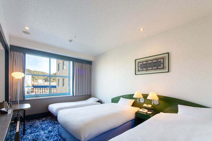 Room 40 of 175