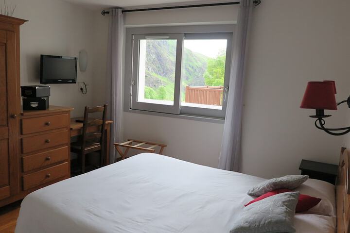 Room 7 of 35