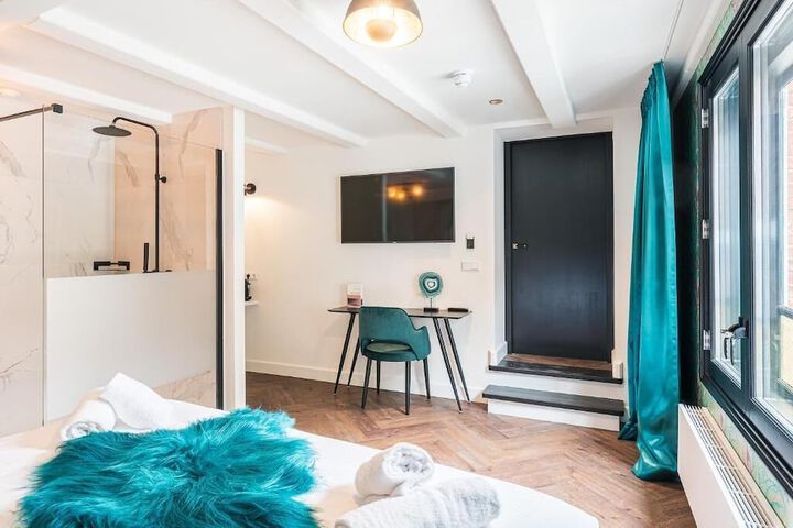 Room 34 of 73