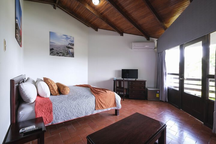 Room 15 of 103