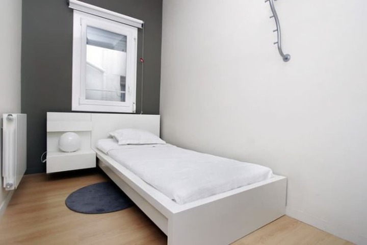 Room 6 of 20