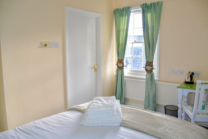 Room 12 of 51