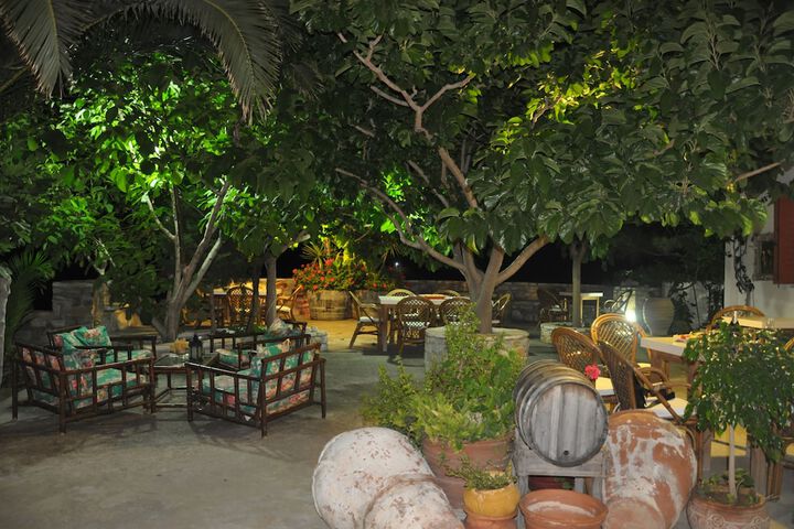 Dining 53 of 61