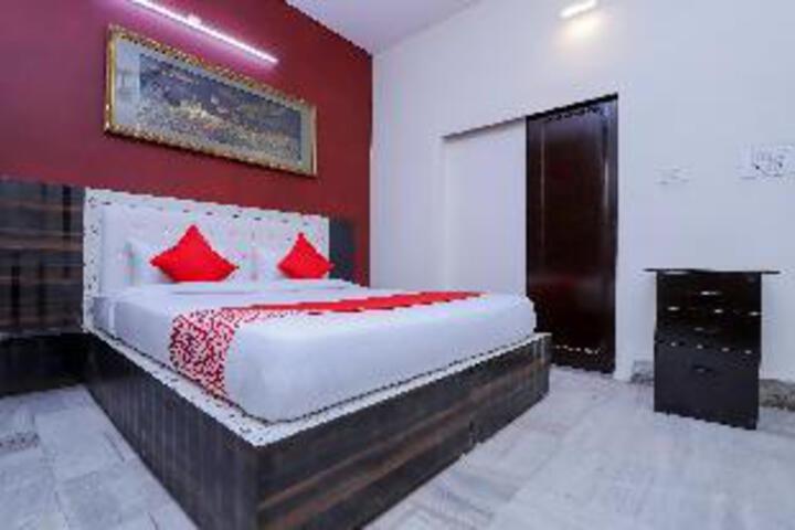 Room 10 of 20