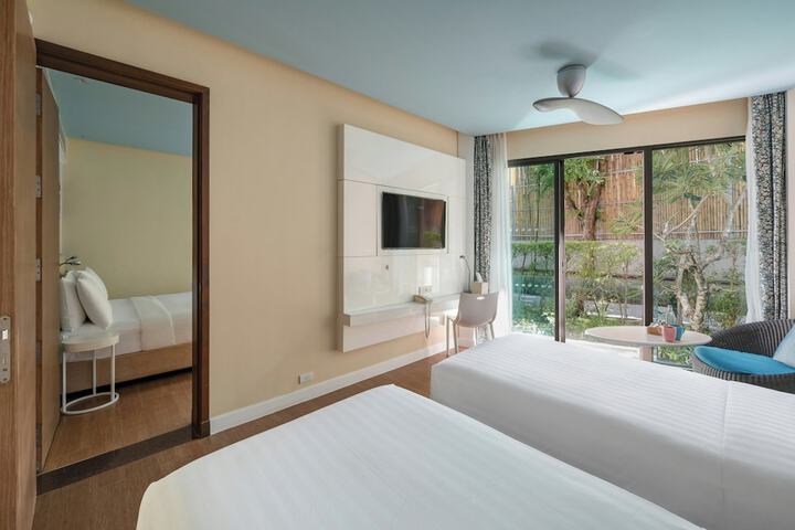 Room 28 of 104