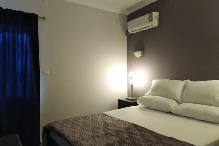 Room 4 of 19