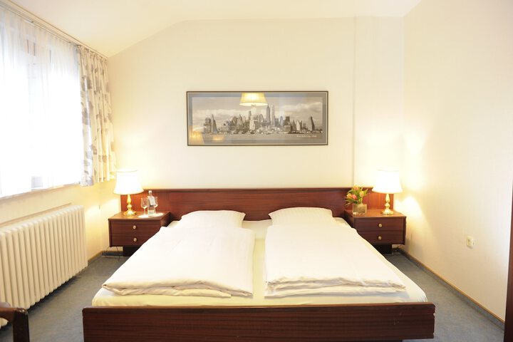 Room 6 of 36