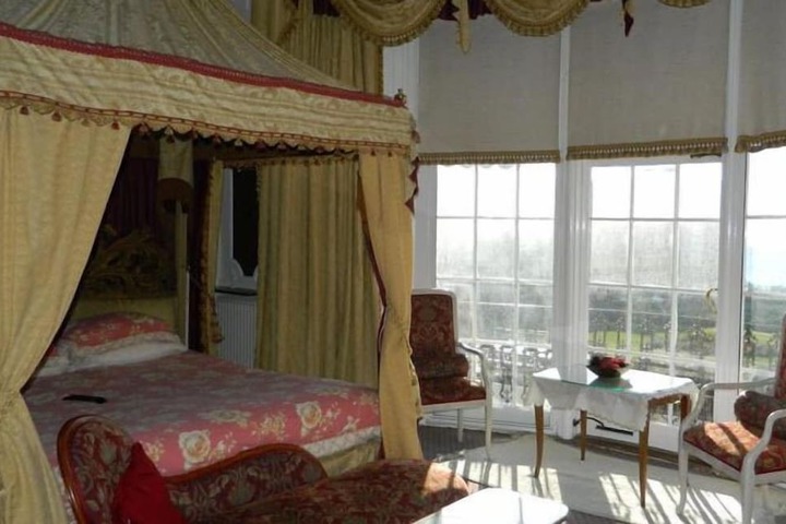 Room 17 of 25