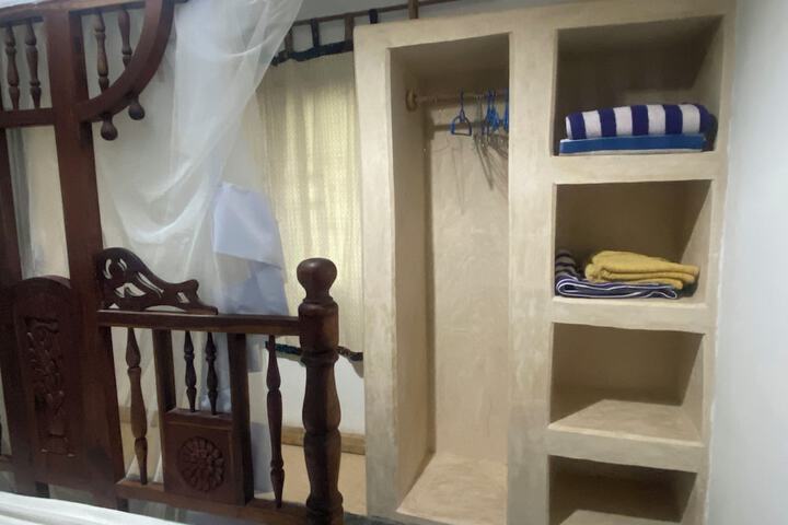 Room 48 of 161