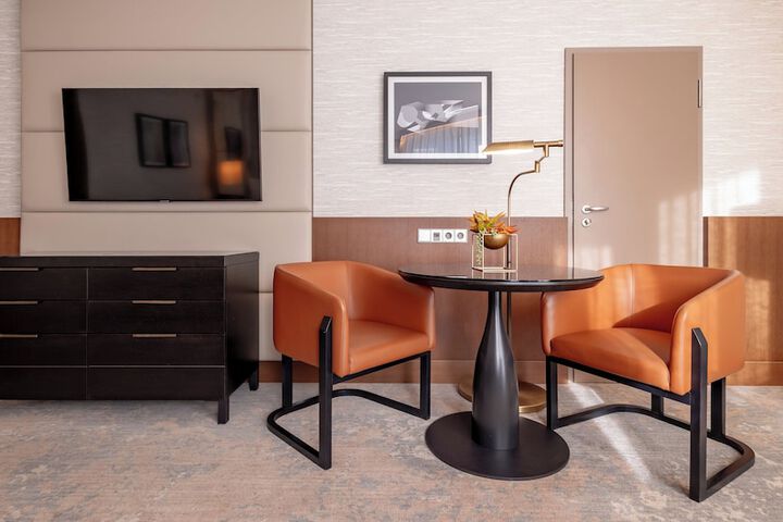 Room 44 of 457