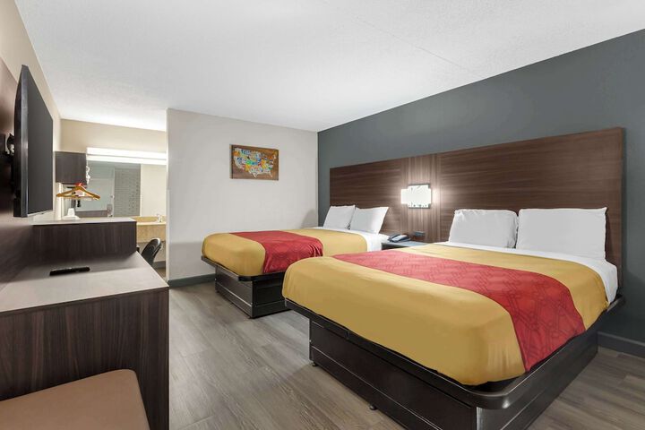 2 Double Beds (3 of 13)