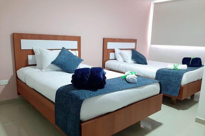 Room 6 of 10