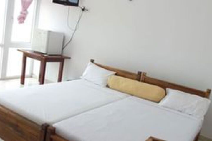 Room 35 of 71